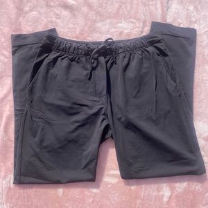 Lululemon on the fly pant